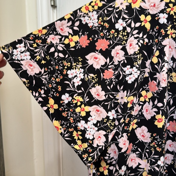 🌻Liz Claiborne Career Woman Floral Blouse Size 2X - Picture 4 of 6